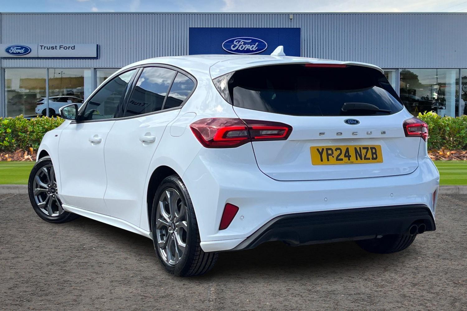 Ford Focus Photo 1