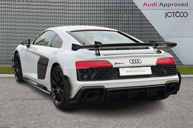 AUDI R8 Photo 3