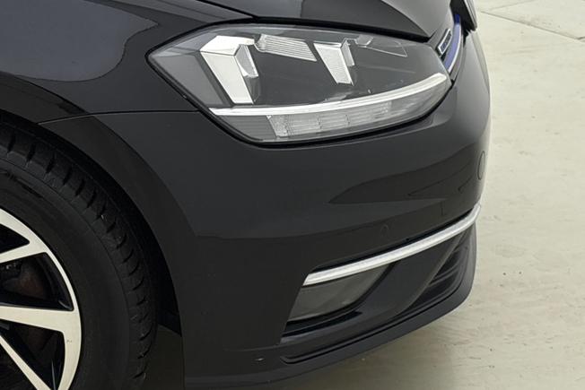 VOLKSWAGEN Golf Photo 19