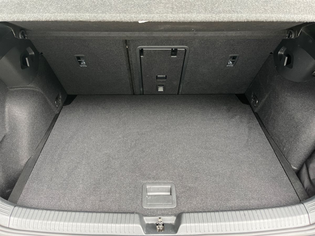 Volkswagen Golf Photo autoimg-5b48d4662b9fca217f46c210dd9f82c954d093d6.jpg