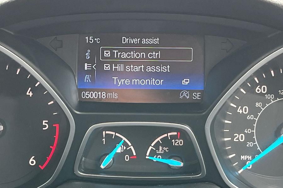 Ford KUGA Photo autoimg-5b4a8e679c4b6e0338e4dc6eacd6c4ea3b141dae.jpg