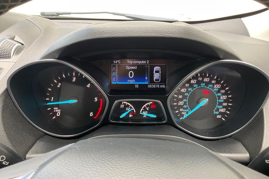 Ford KUGA Photo autoimg-5b4dbcdad732df879ebe11281035b182ff731e0d.jpg