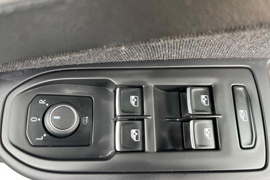 Volkswagen Golf Photo autoimg-5b4e179f97f58c824986456cf9b9fd024ab2b4d9.jpg