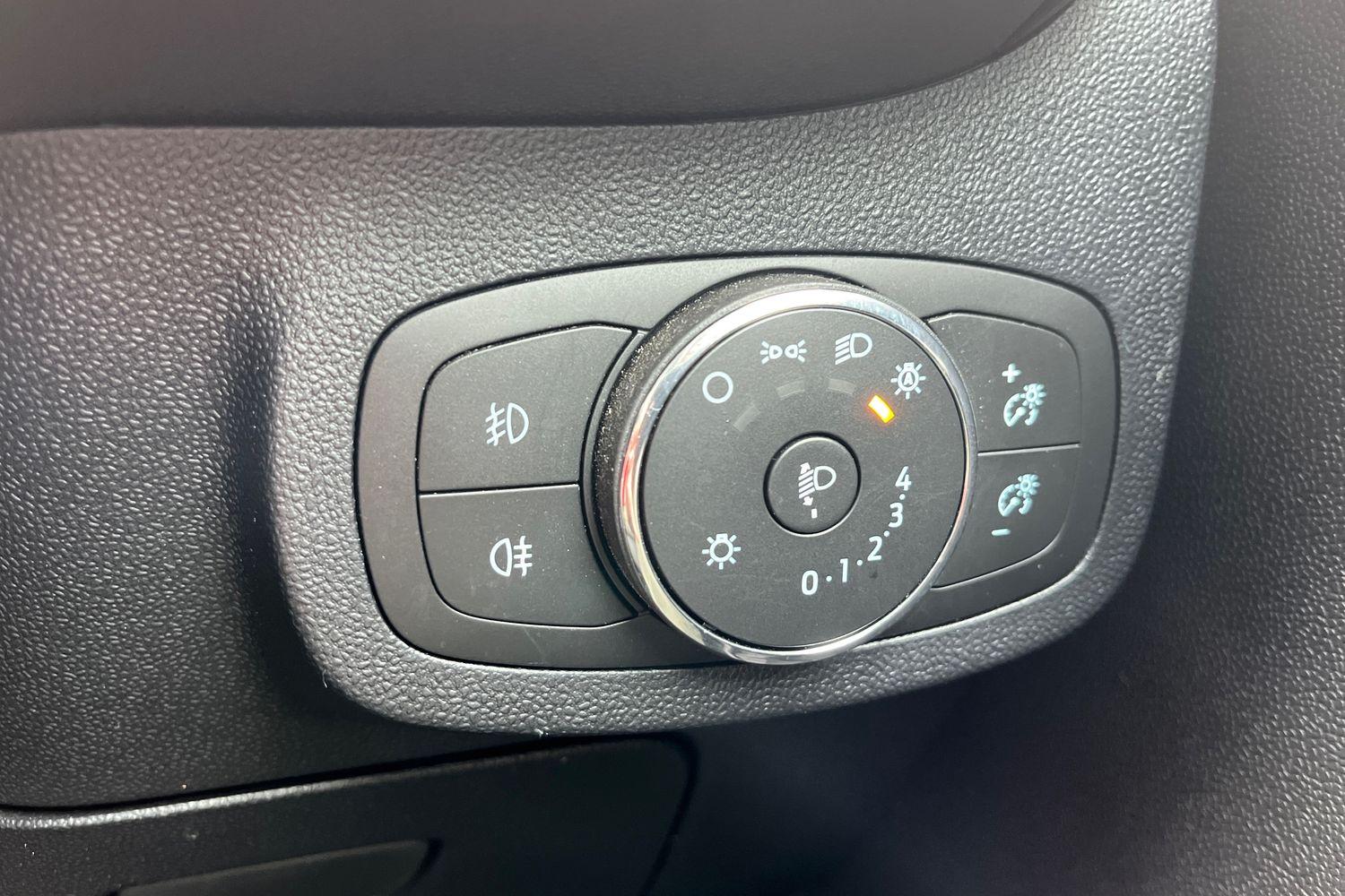 Ford FIESTA Photo 29