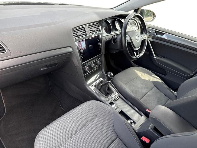 VOLKSWAGEN Golf Photo 2