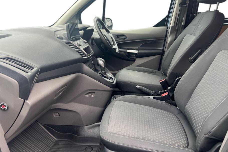 Used FORD TRANSIT CONNECT HR19NKT 9