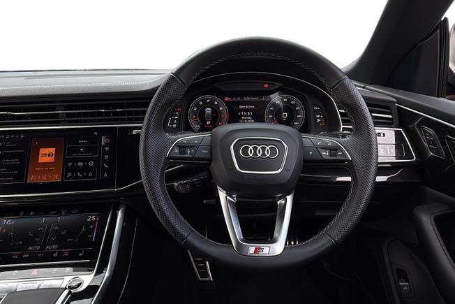 Audi Q8 Photo 11