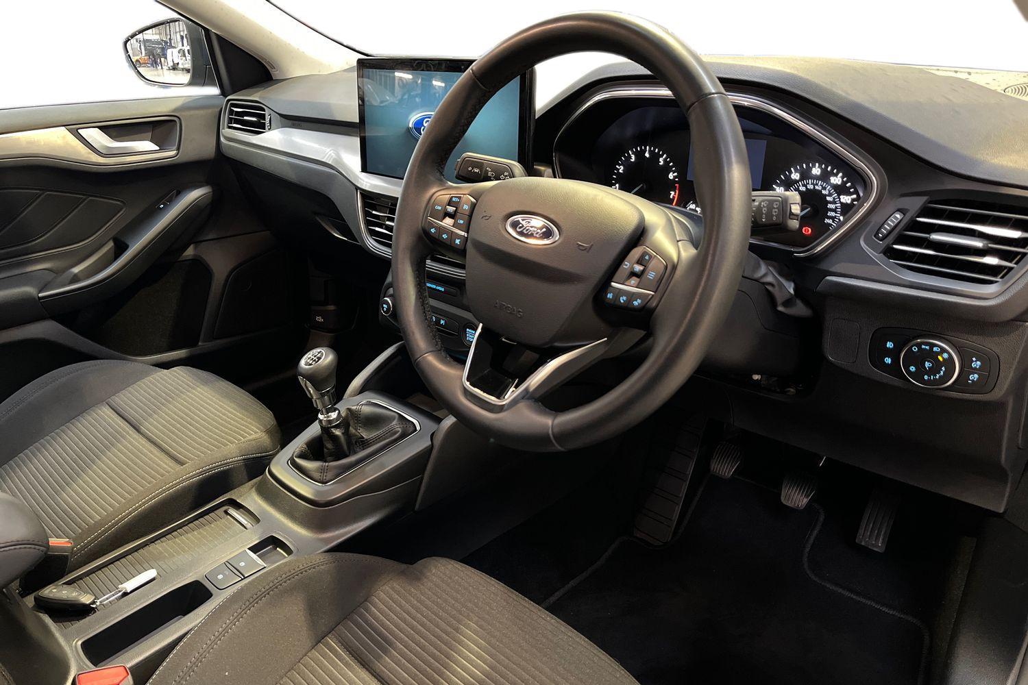 Ford FOCUS Photo 8