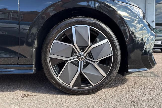 VOLKSWAGEN Golf Photo 5