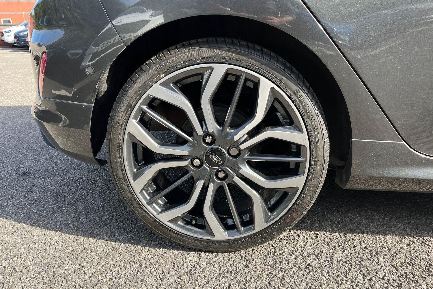 Ford Fiesta Photo 7