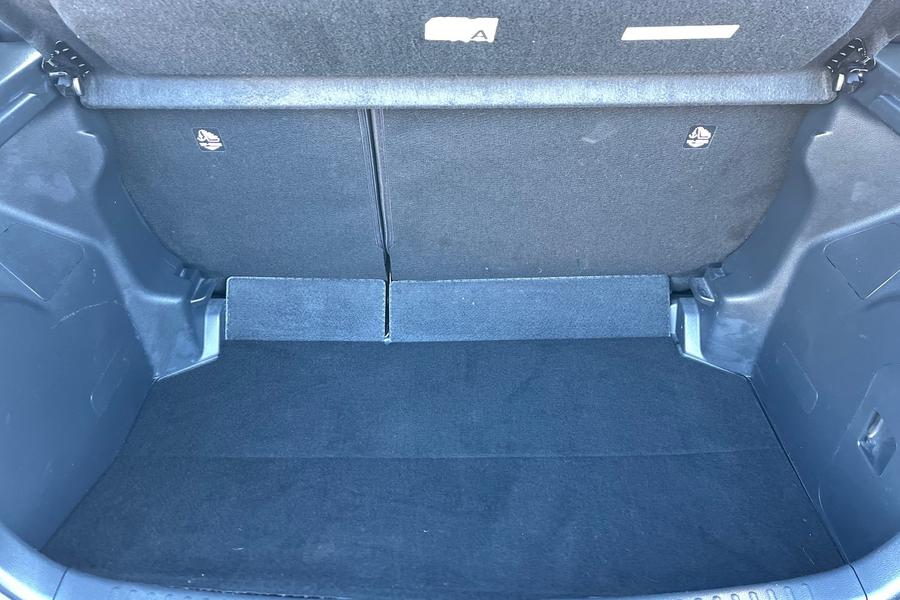 Toyota YARIS Photo autoimg-5b6073d0a3b44642bba82b73fa2aefe7badd756a.jpg
