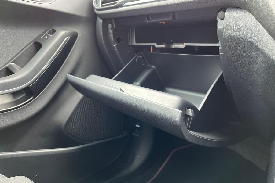 Ford PUMA Photo autoimg-5b60f2ddb89937f7438578d51ad06ea948827211.jpg