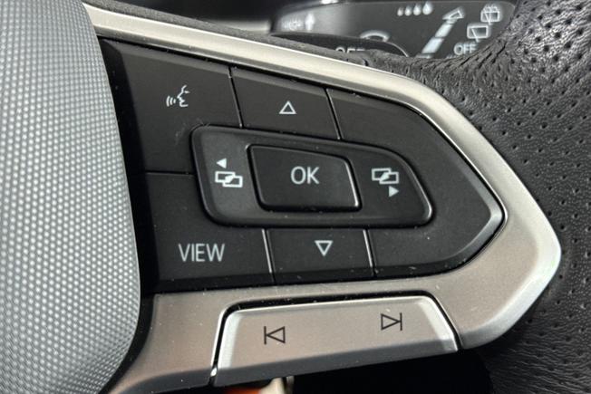 VOLKSWAGEN T-Roc Photo 17