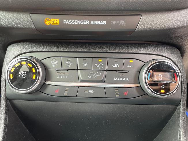 FORD Fiesta Photo 24