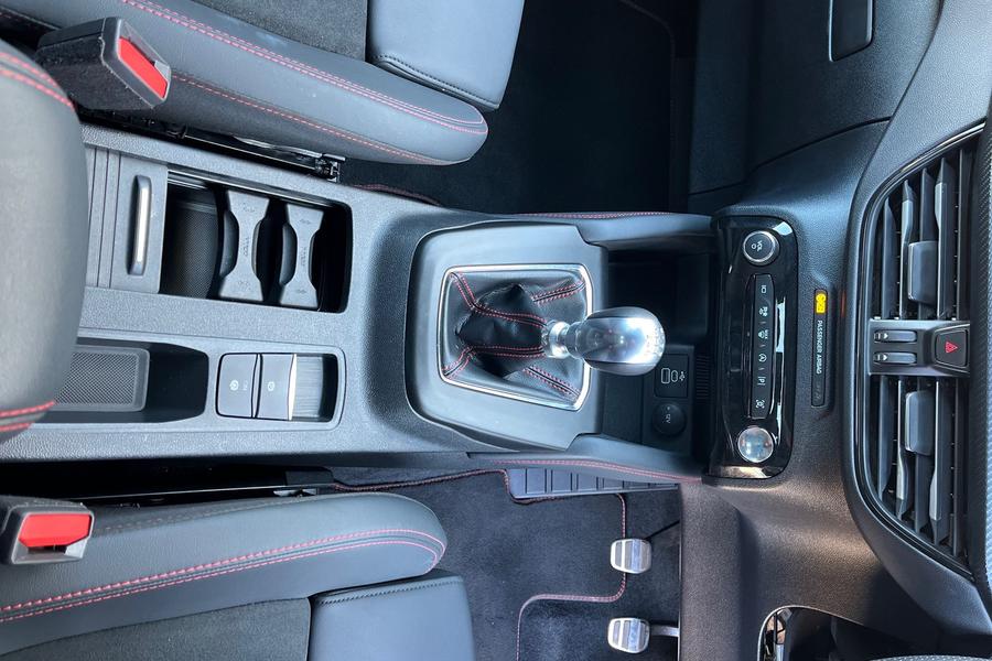 Ford Kuga Photo autoimg-5b6c17b57d7635defdfa71d659ff5b6b1ff66322.jpg