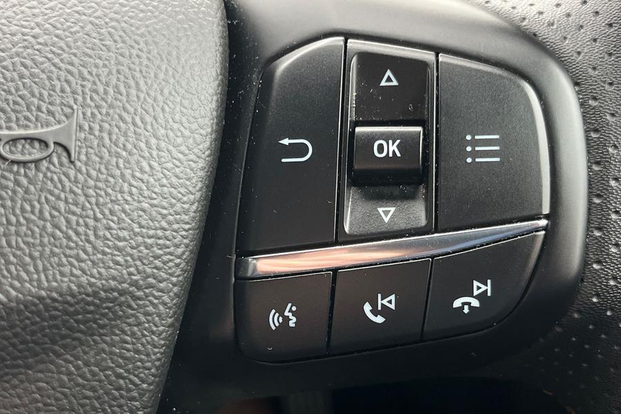 Ford FOCUS Photo autoimg-5b6ed10e1d1bd31c840f2a8646939e5912428e0f.jpg