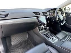 ŠKODA Superb Photo 2