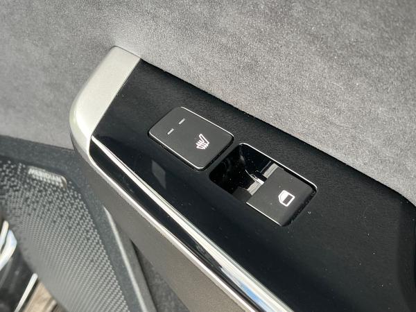 Kia EV6 Photo autoimg-5b787f9d864024bd9b1f69910dd9e7c3ea3bf730.jpg