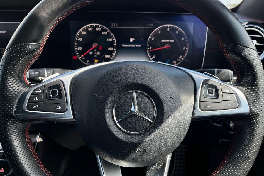 Mercedes-Benz E CLASS Photo autoimg-5b78da12083060fe2ef5b2b4a438796434d41ea4.jpg