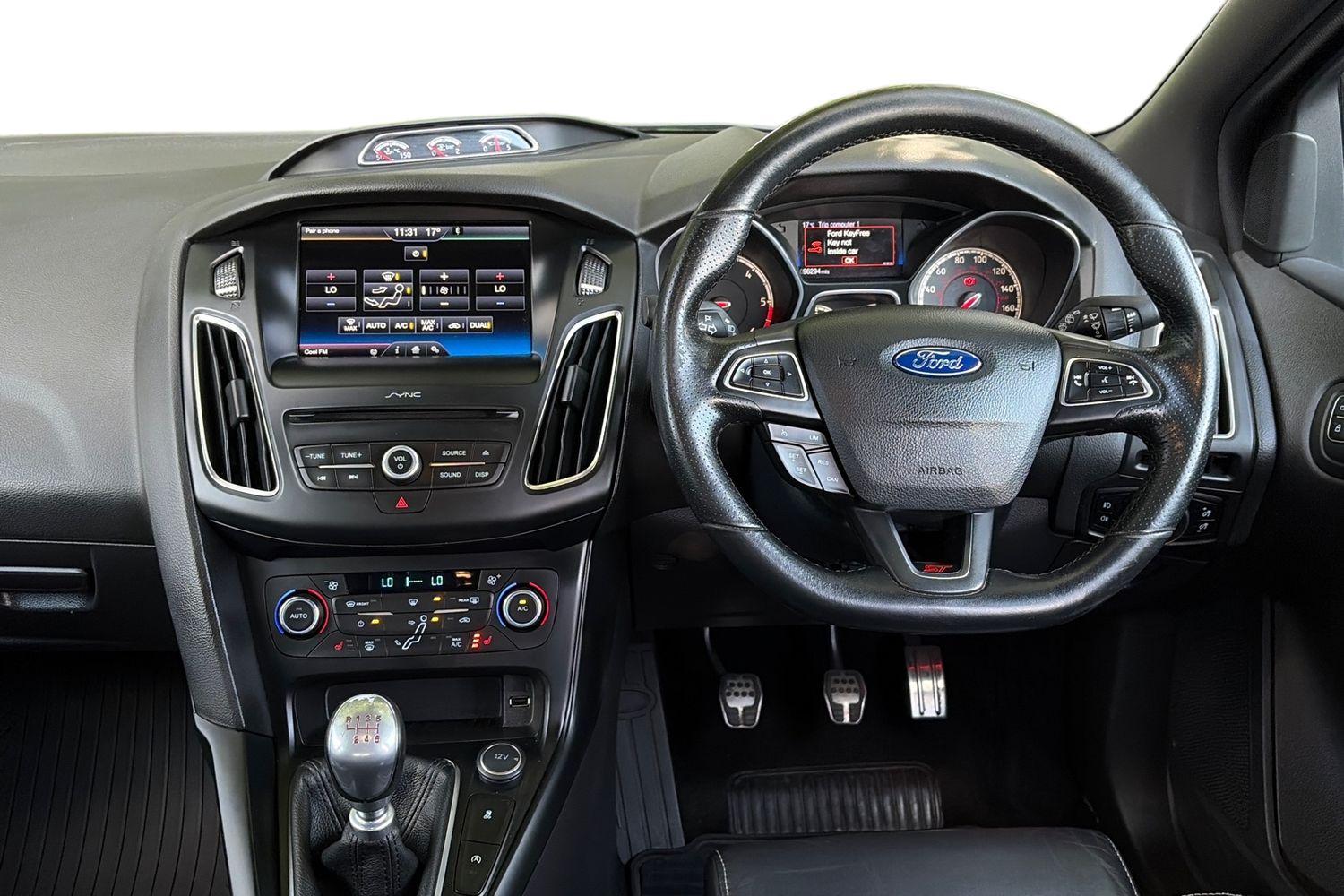 Ford Focus Photo 10