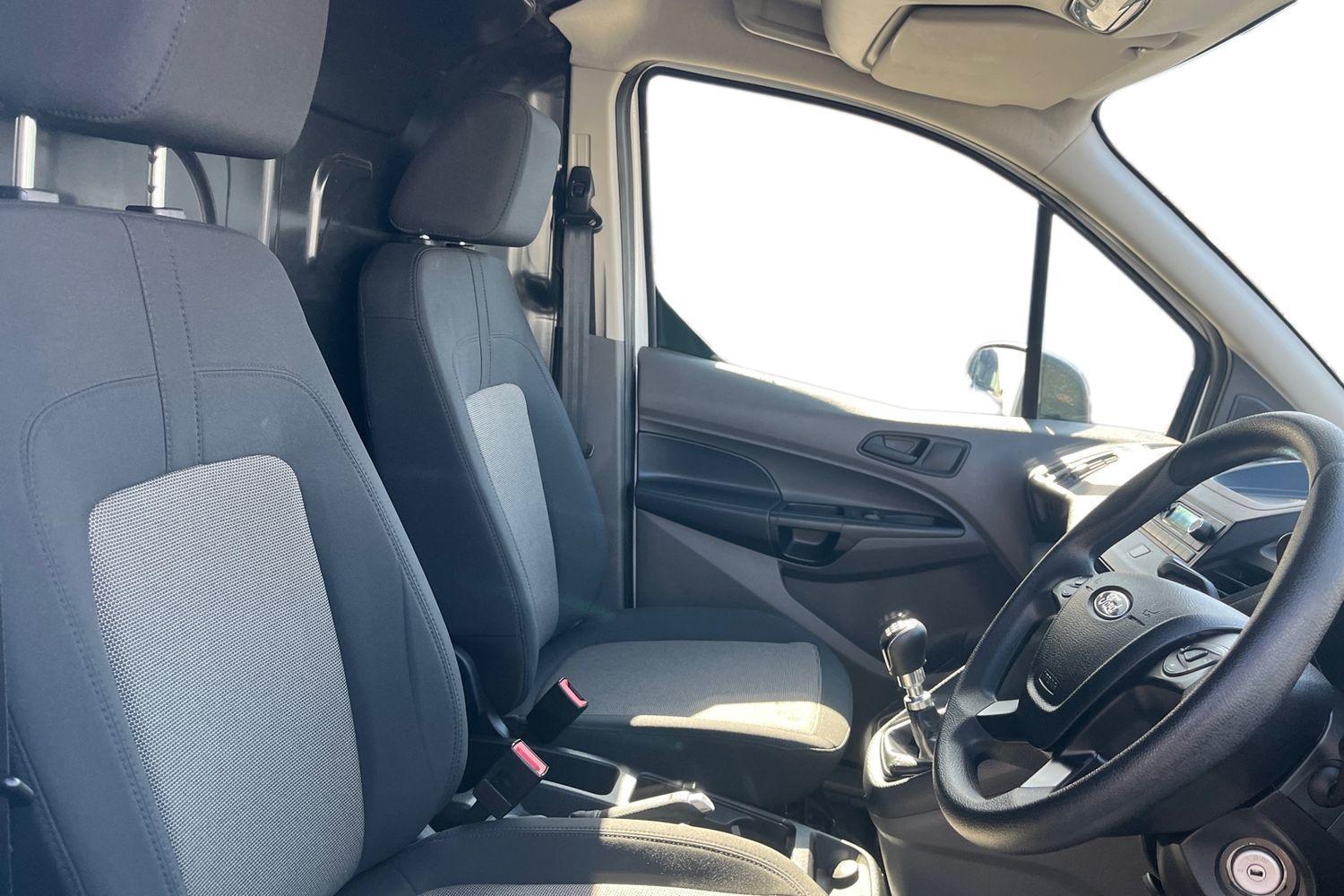Ford TRANSIT CONNECT Photo 10