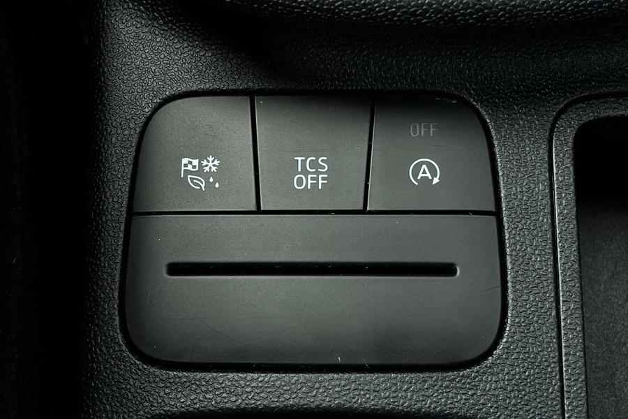 Ford FIESTA Photo autoimg-5b8253eff28d1100449841c119668442f3c084e0.jpg