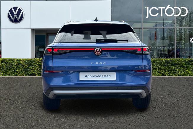 Volkswagen T-Roc Photo 7