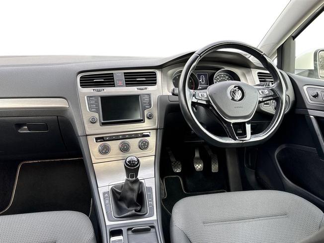 VOLKSWAGEN Golf Photo 11