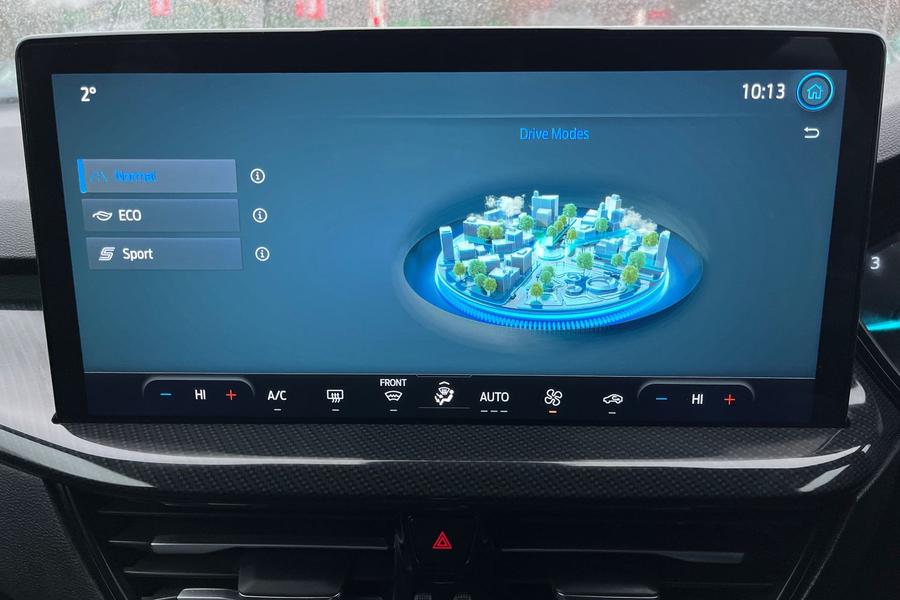 Ford FOCUS Photo autoimg-5b88ed4f91f76d4de928533ee6659ee4ddec9804.jpg