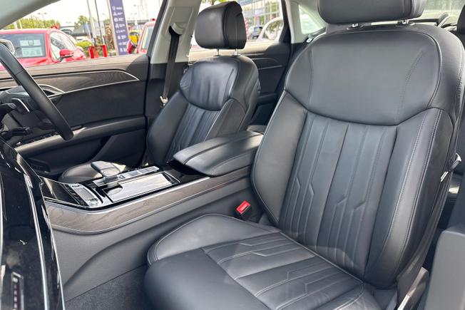 AUDI A8 Photo 21
