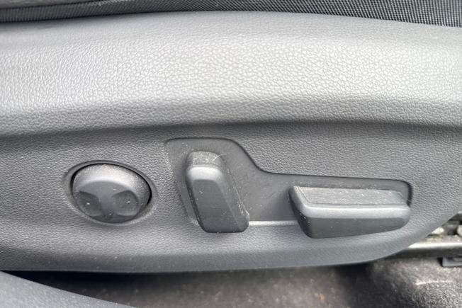 HYUNDAI IONIQ Photo 25
