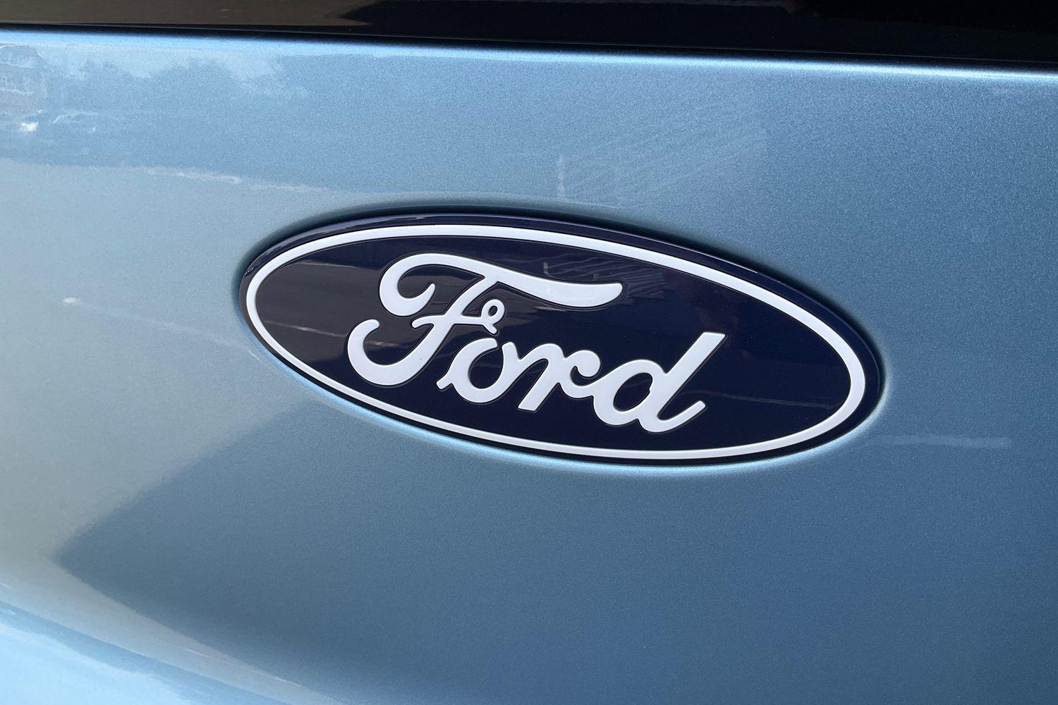 Ford EXPLORER Photo 39