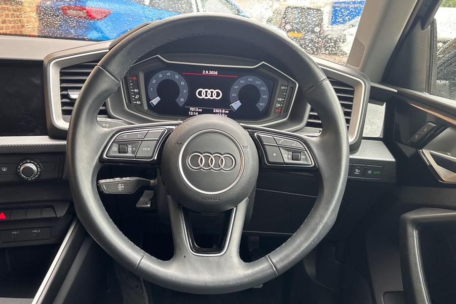 Audi A1 Photo autoimg-5b8f353c3228d606399afba948e08edce39820d3.jpg