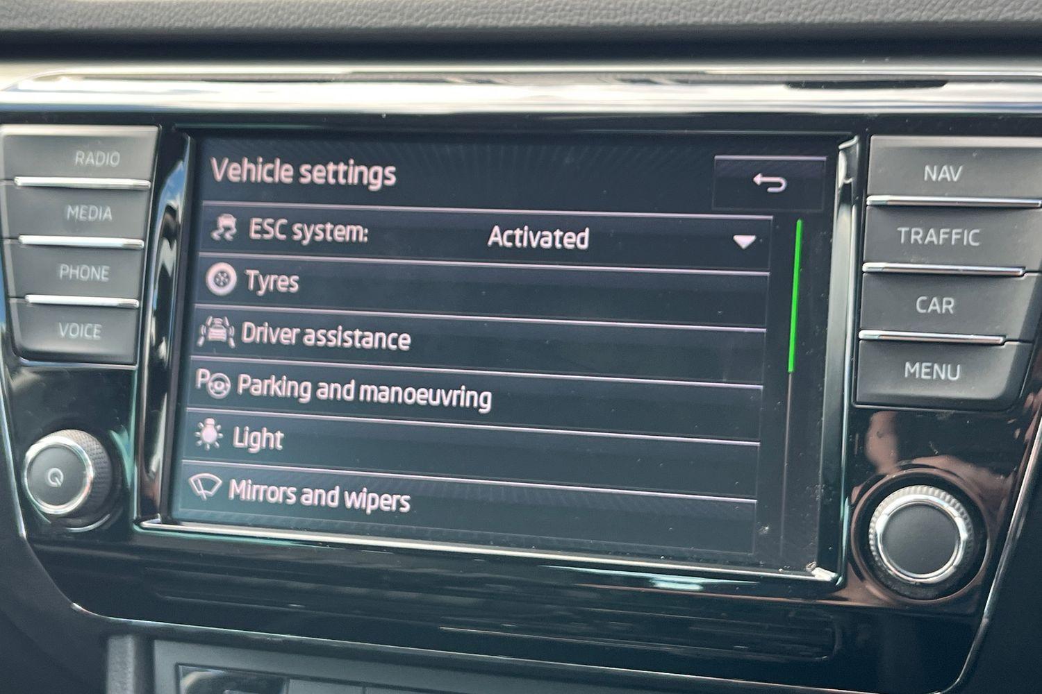 Skoda SUPERB Photo 30