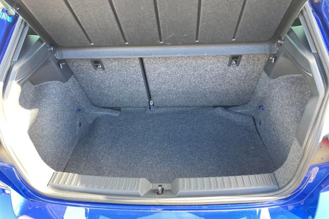 SEAT Ibiza Photo 13