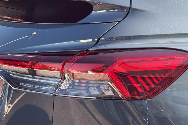 AUDI Audi Q4 Sportback Photo 18