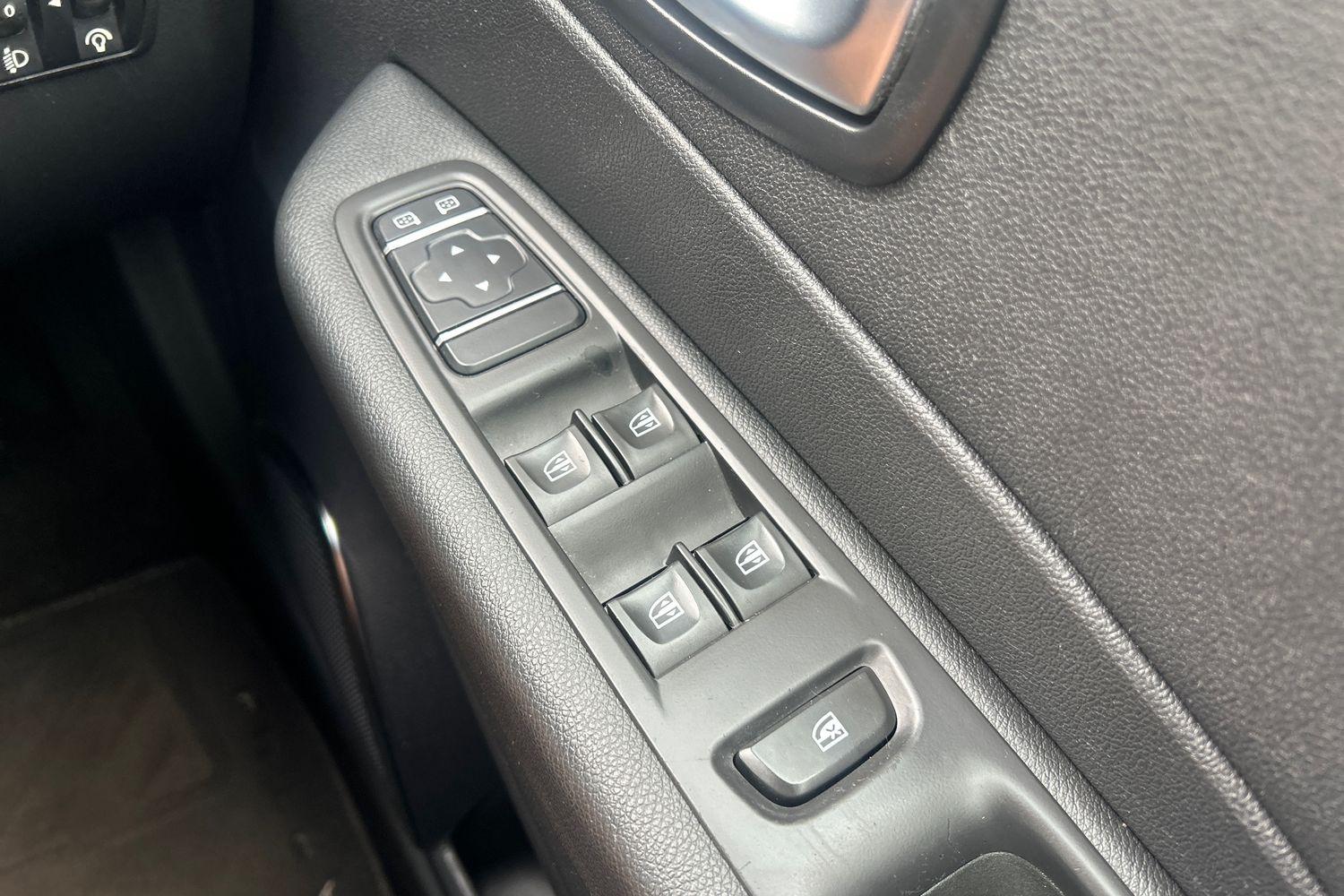 Renault CAPTUR Photo 15