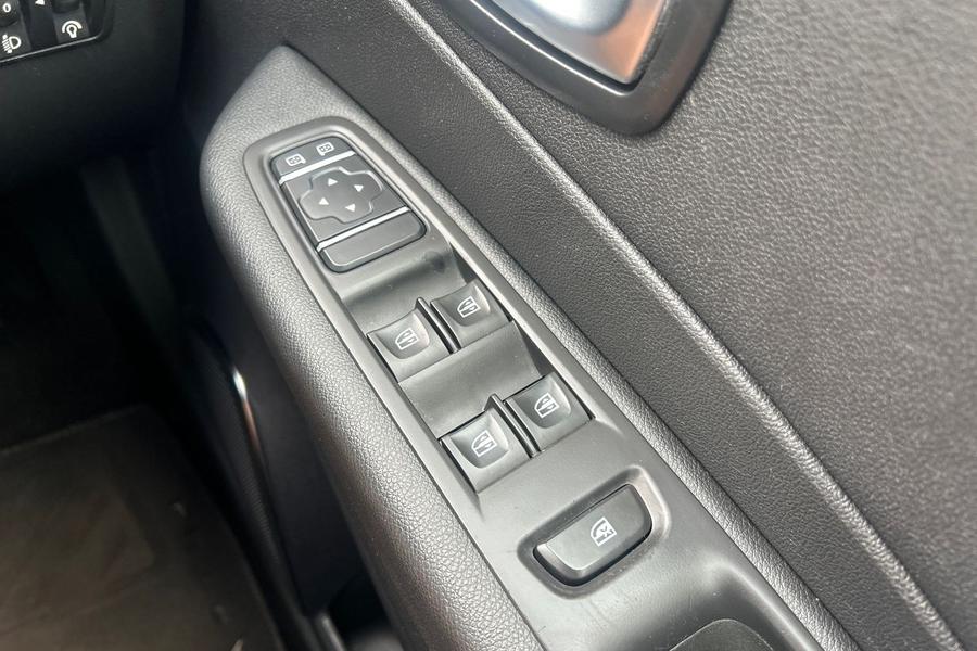 Renault CAPTUR Photo autoimg-5b9dcff028774aec973d7f2cc865adb8624d6cb4.jpg