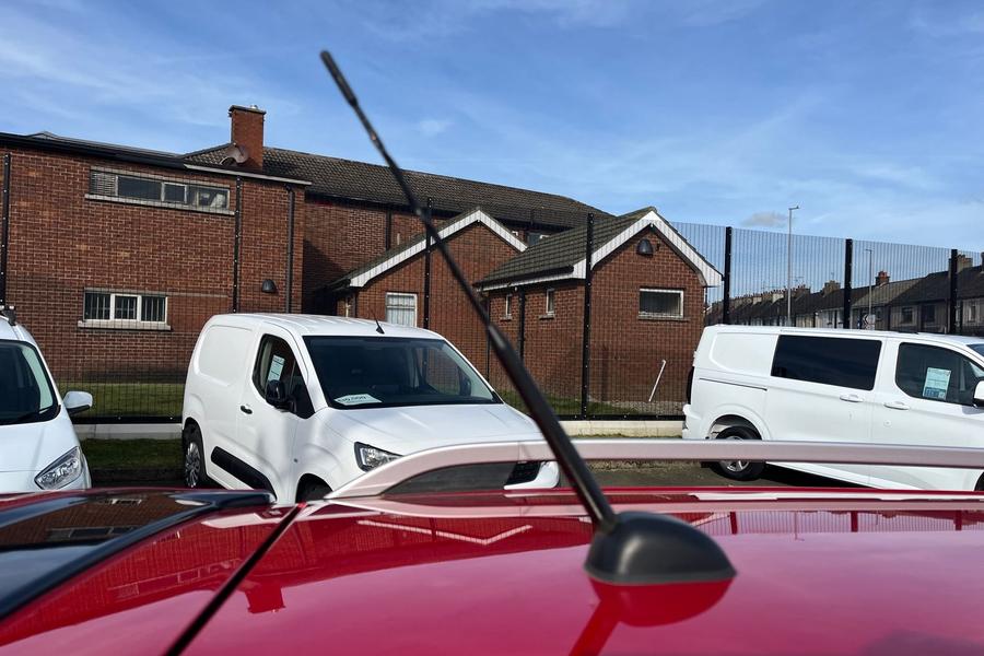 Suzuki IGNIS Photo autoimg-5b9f84a8813b6fd0ffd8b32a8a5d5b9ec4272f81.jpg