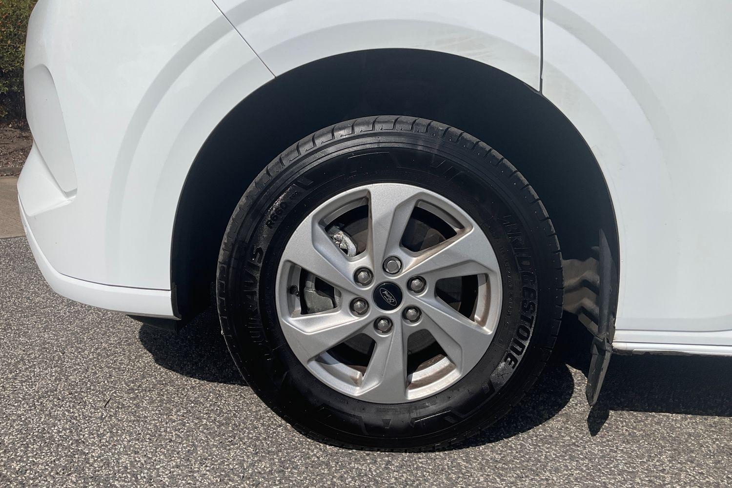 Ford E-Transit Custom Photo 7