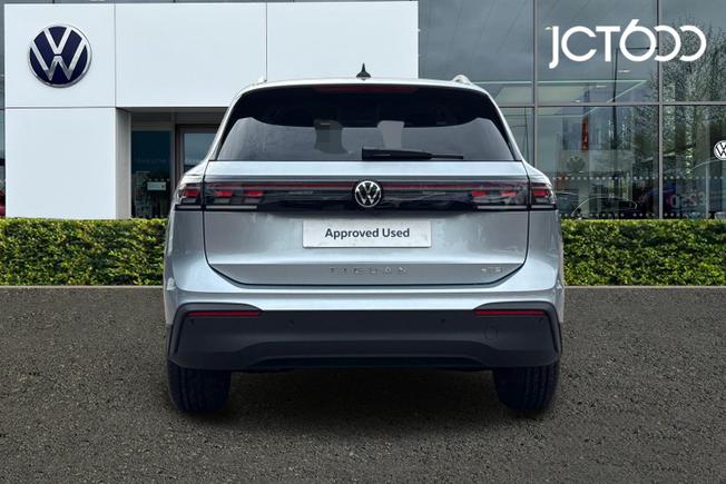 VOLKSWAGEN Tiguan Photo 7