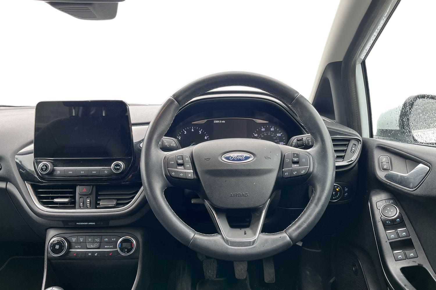 Ford FIESTA Photo 10