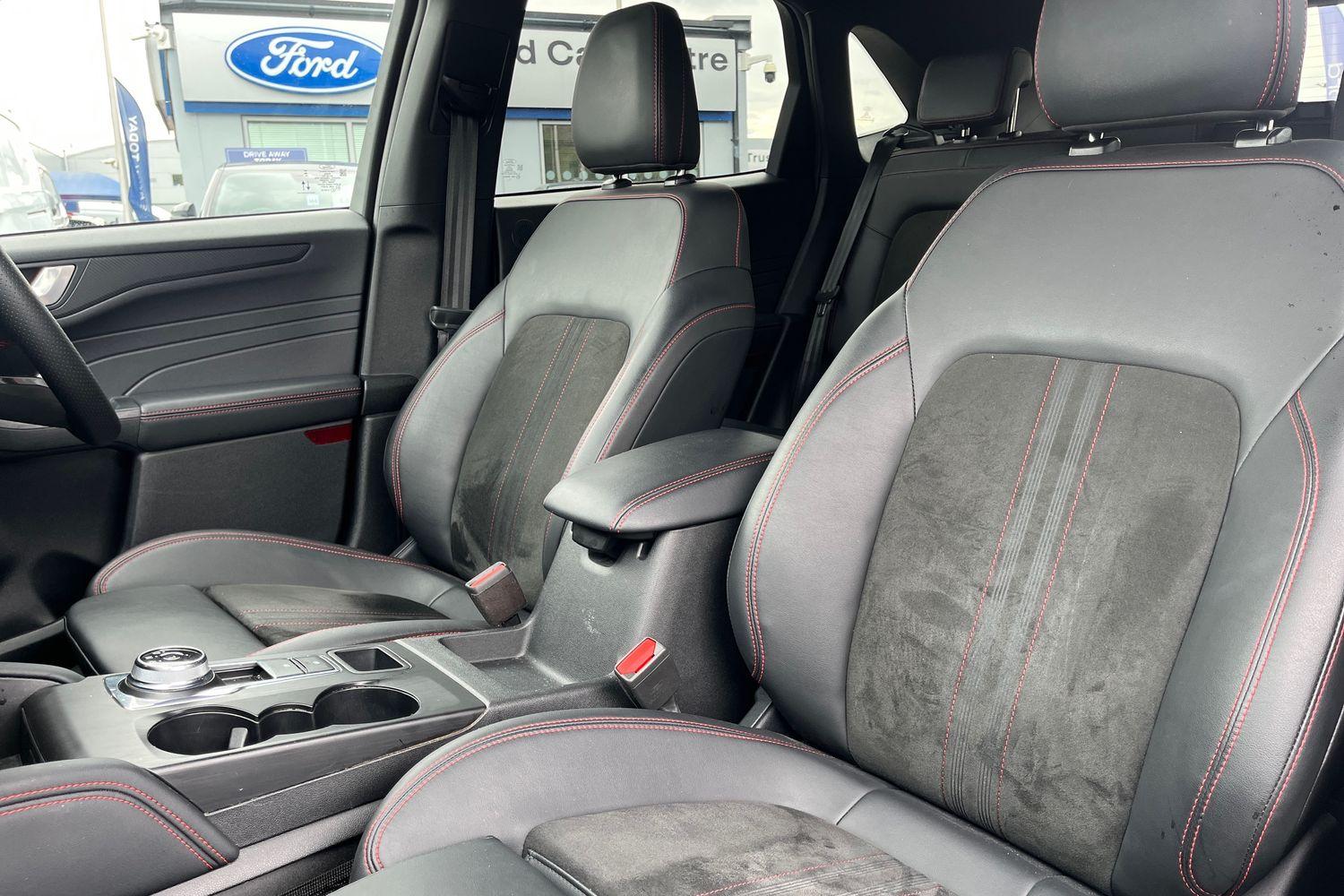 Ford KUGA Photo 18