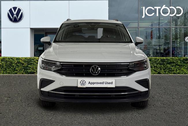 VOLKSWAGEN Tiguan Photo 8
