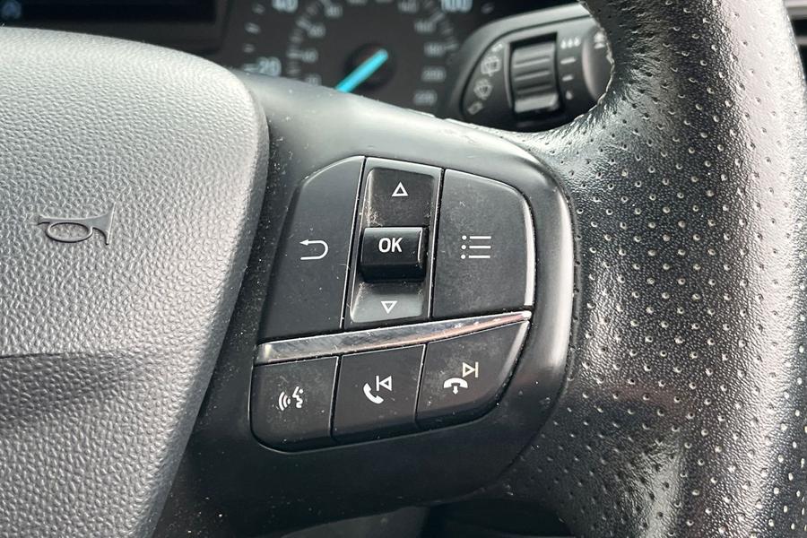 Ford Fiesta Photo autoimg-5ba4c42ce769f7e790223bd665787f5f7e512ab2.jpg