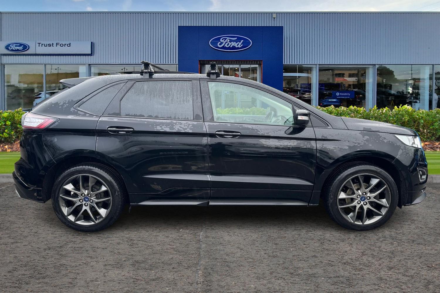 Ford Edge Photo 2