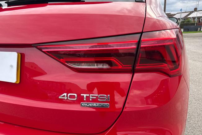 Audi Q3 Photo 18