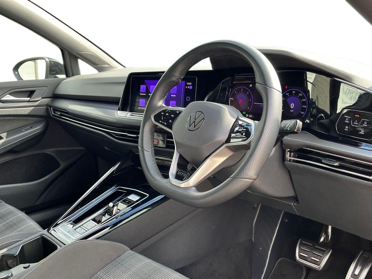 Volkswagen Golf Photo 19