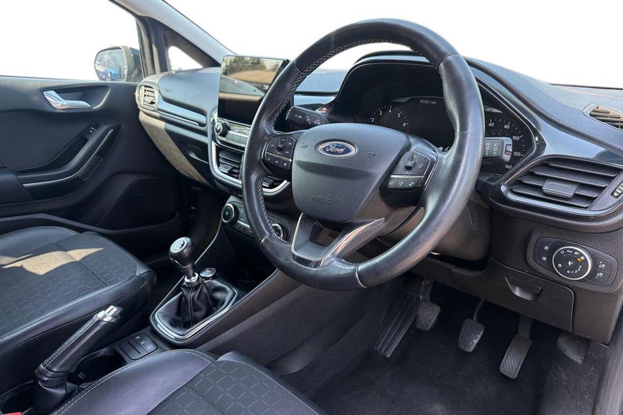 Ford FIESTA Photo autoimg-5bb067ae9fee58b963a00b1fc1e3c7eb5e9ccdb1.jpg