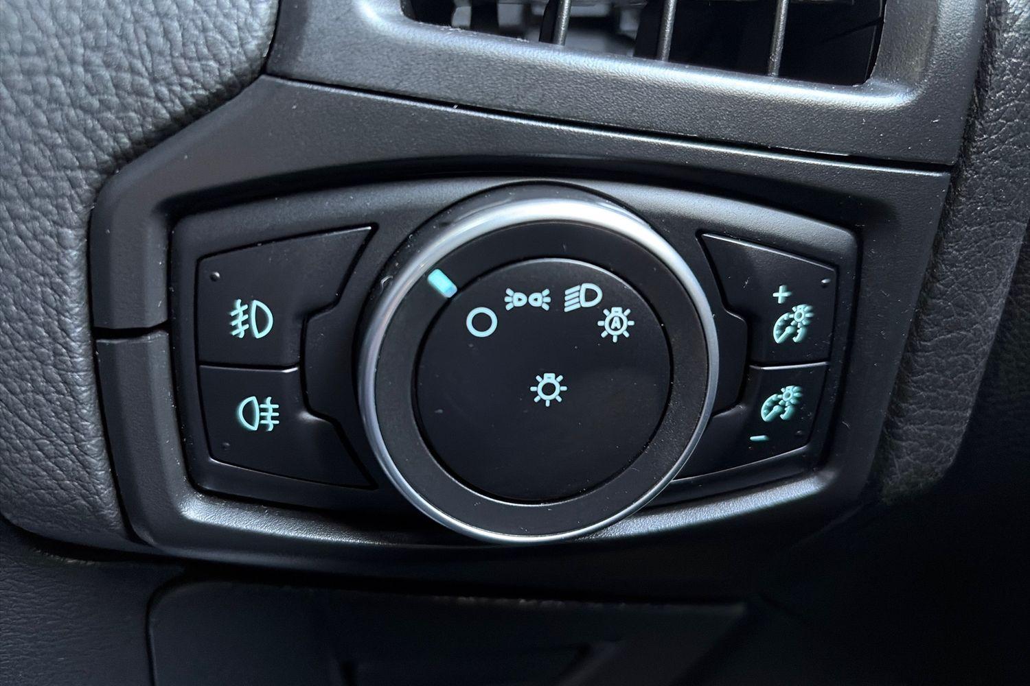 Ford Focus Photo 22